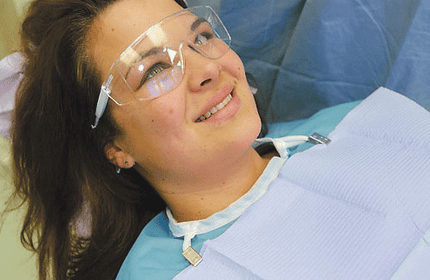 Patient Protective Aprons, Nylon, Knee-Length, 27" x 44", Blue, 1/Pk, NN4BL