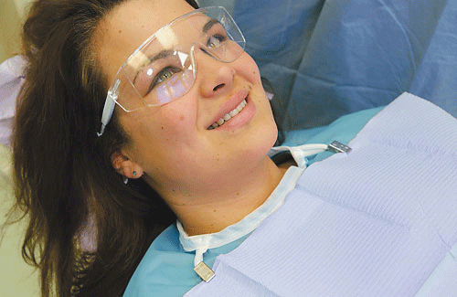 Patient Protective Aprons, Nylon, Knee-Length, 27" x 44", Blue, 1/Pk, NN4BL